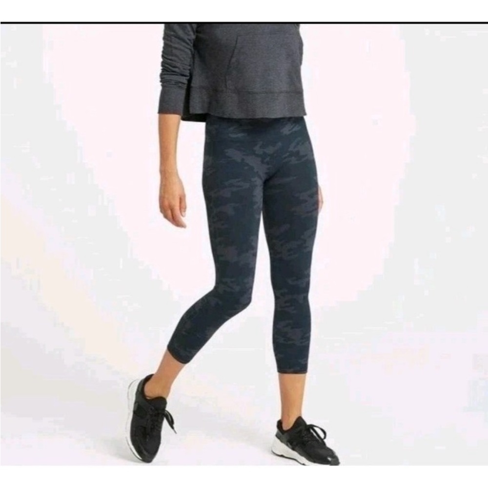 Spanx Look at Me Now Seamless Leggings Black Camo Large